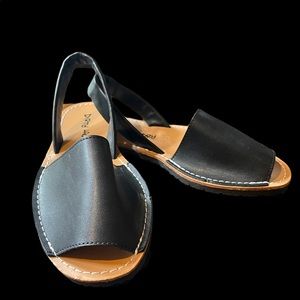 Dirty Laundry Black Sling Back Slide